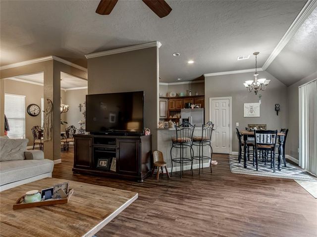 324 E Charlotte Terrace, Mustang, OK 73064