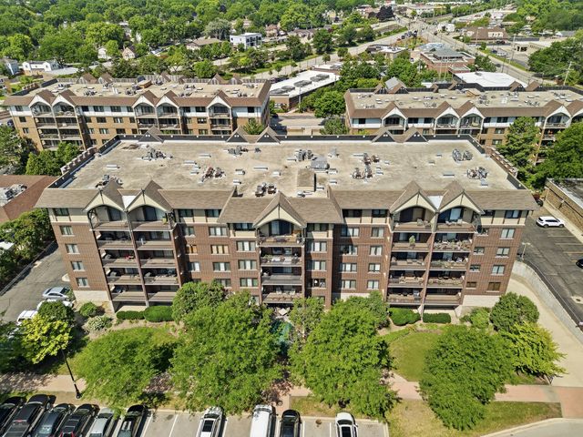 10 S Wille Street 209, Mount Prospect, IL 60056