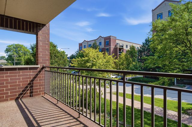 10 S Wille Street 209, Mount Prospect, IL 60056