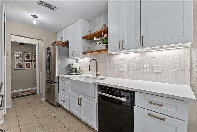 5413 Rock Springs Drive, La Porte, TX 77571