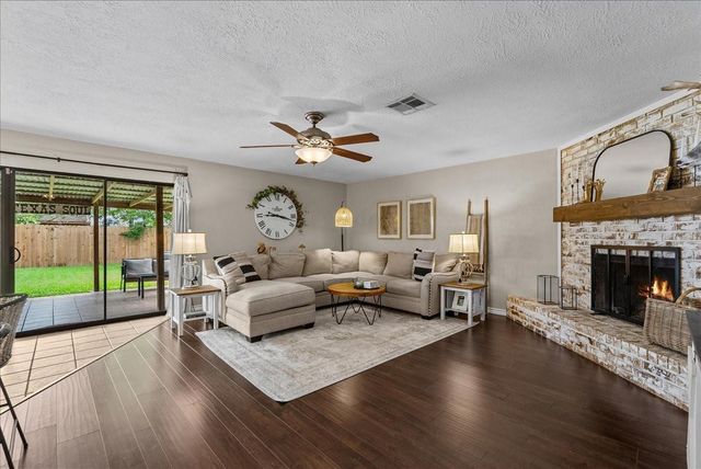5413 Rock Springs Drive, La Porte, TX 77571