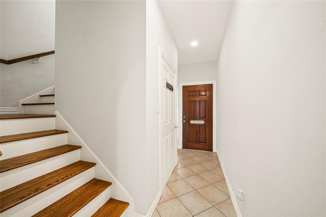 6111 Windwater Pointe, Houston, TX 77036
