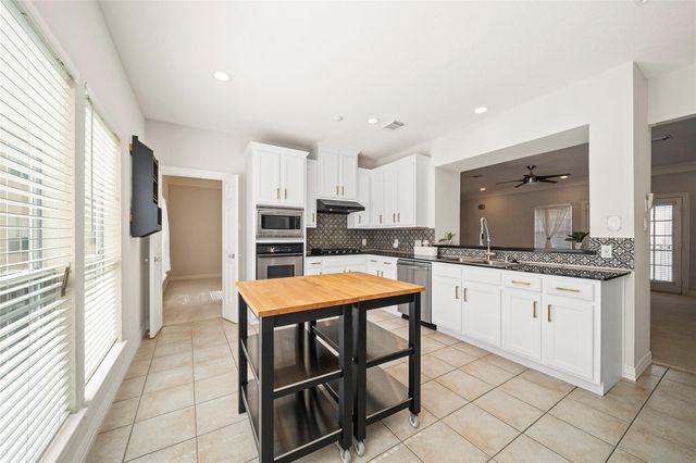 6111 Windwater Pointe, Houston, TX 77036