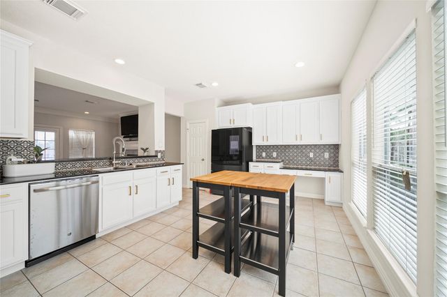 6111 Windwater Pointe, Houston, TX 77036