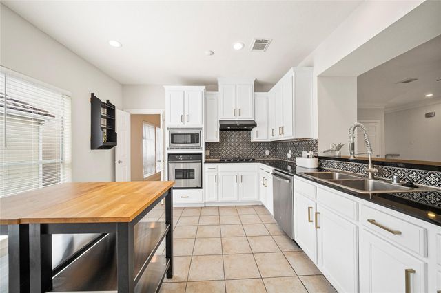 6111 Windwater Pointe, Houston, TX 77036