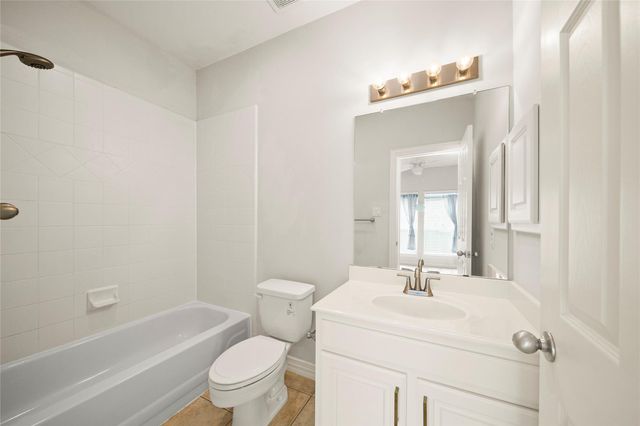 6111 Windwater Pointe, Houston, TX 77036