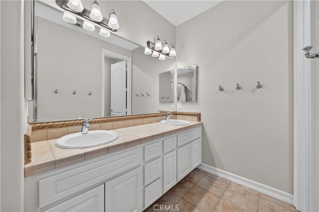21100 Paseo Montana, Murrieta, CA 92562