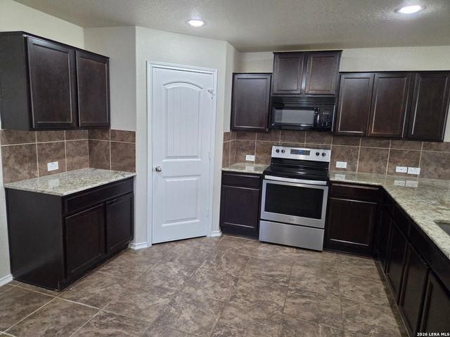 11727 Indian Camp, San Antonio, TX 78245