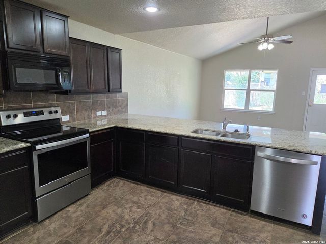 11727 Indian Camp, San Antonio, TX 78245