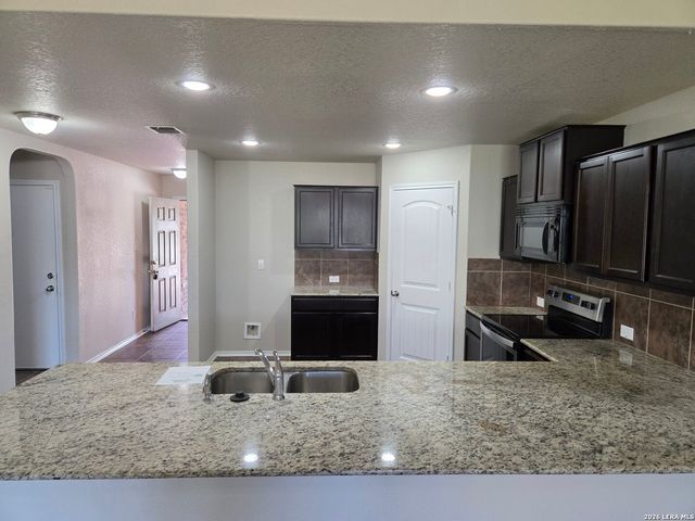 11727 Indian Camp, San Antonio, TX 78245