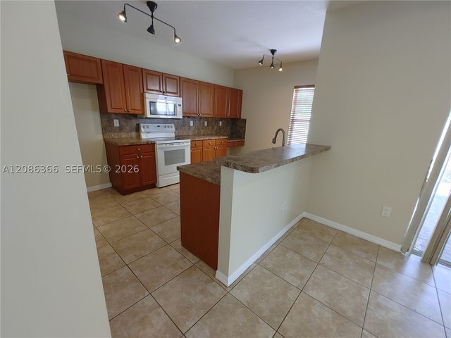 15243 SW 28 TE, Miami, FL 33185