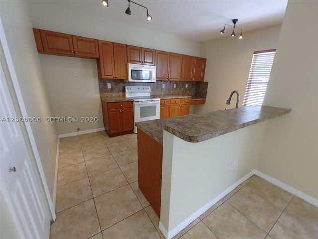 15243 SW 28 TE, Miami, FL 33185