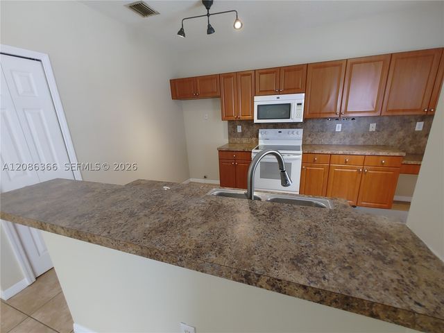 15243 SW 28 TE, Miami, FL 33185