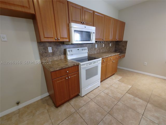 15243 SW 28 TE, Miami, FL 33185