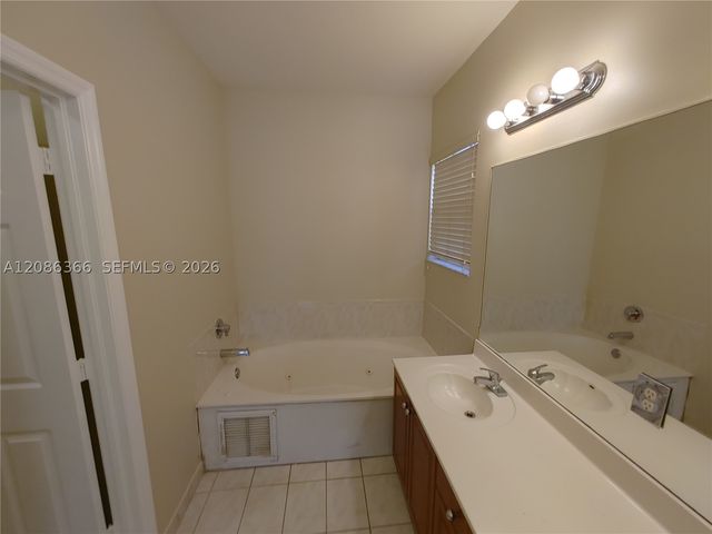 15243 SW 28 TE, Miami, FL 33185
