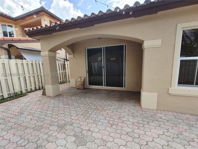 15243 SW 28 TE, Miami, FL 33185