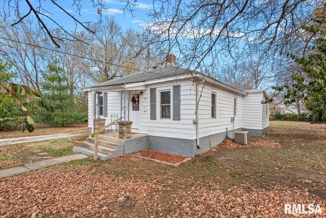 510 S MAUVAISTERRE Street, Jacksonville, IL 62650