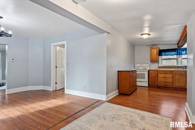 510 S MAUVAISTERRE Street, Jacksonville, IL 62650