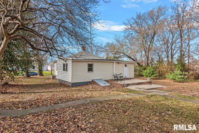 510 S MAUVAISTERRE Street, Jacksonville, IL 62650