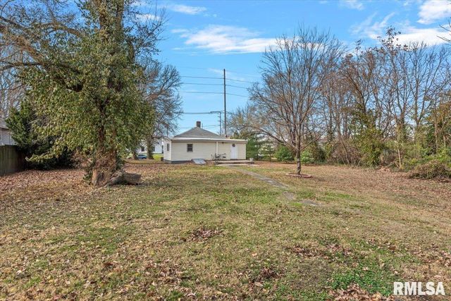 510 S MAUVAISTERRE Street, Jacksonville, IL 62650