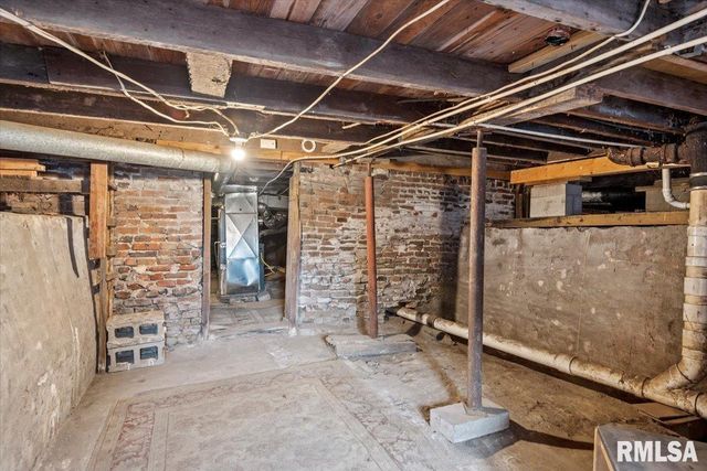 510 S MAUVAISTERRE Street, Jacksonville, IL 62650