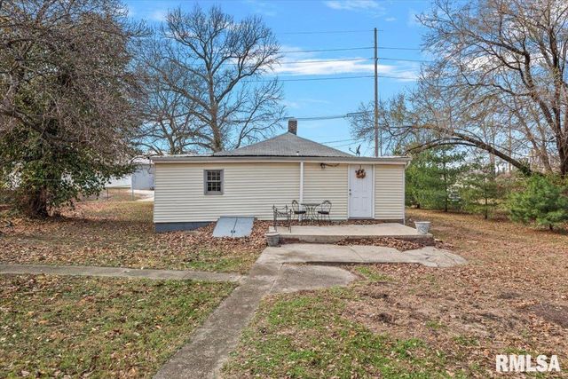 510 S MAUVAISTERRE Street, Jacksonville, IL 62650