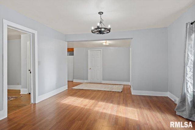 510 S MAUVAISTERRE Street, Jacksonville, IL 62650