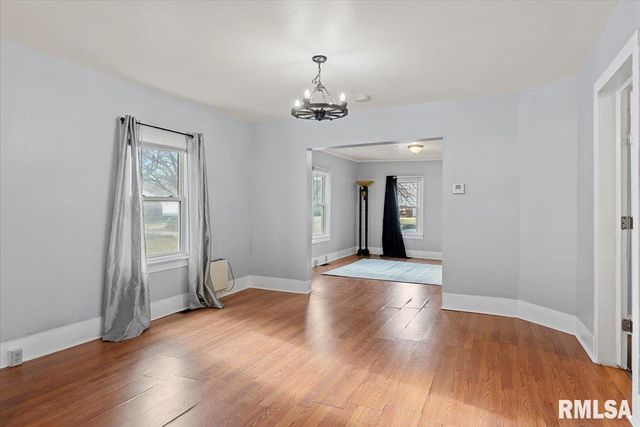 510 S MAUVAISTERRE Street, Jacksonville, IL 62650