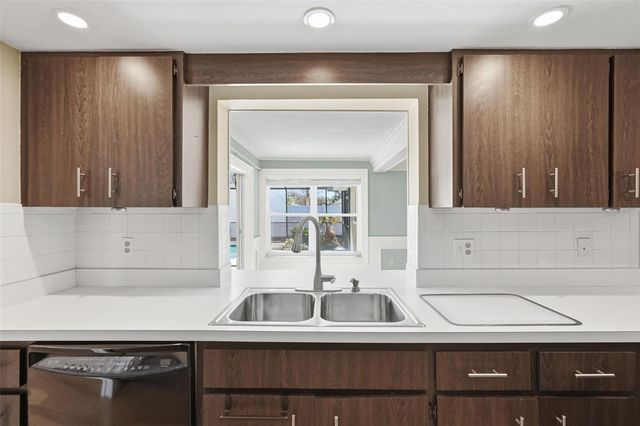 13442 105TH AVENUE, Largo, FL 33774