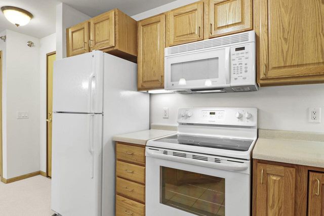 6815 Parkside Circle, Windsor, WI 53532