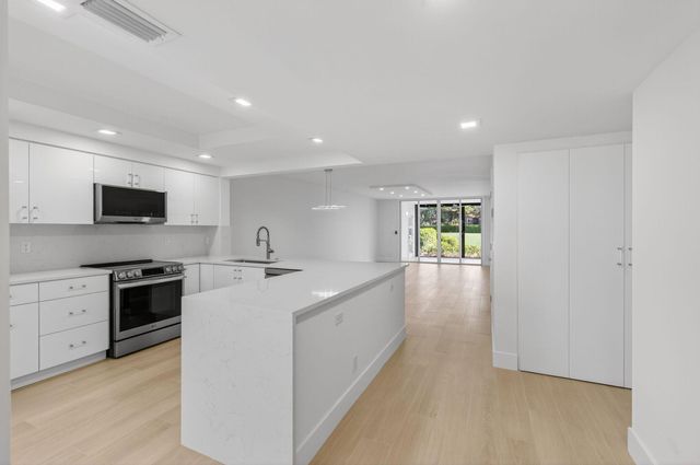 15310 Strathearn Drive 11502, Delray Beach, FL 33446