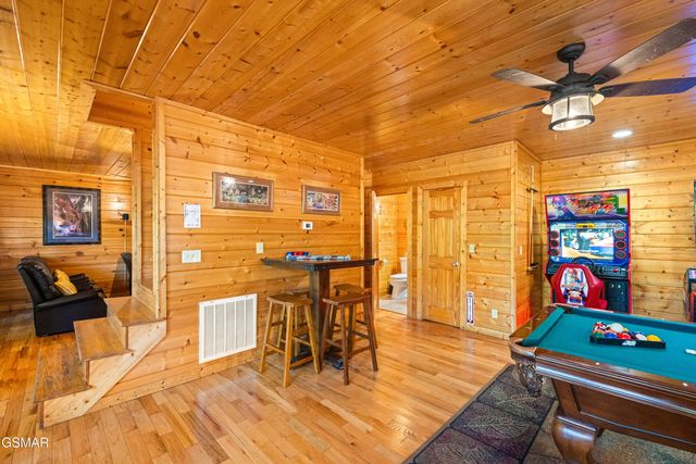 1642 Kissing Way, Sevierville, TN 37862