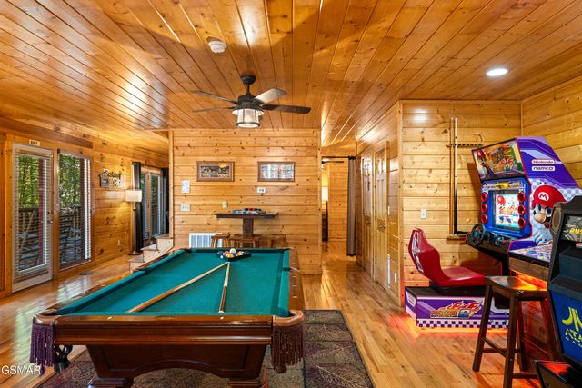 1642 Kissing Way, Sevierville, TN 37862