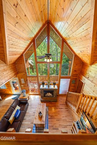 1642 Kissing Way, Sevierville, TN 37862