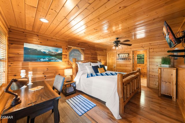 1642 Kissing Way, Sevierville, TN 37862