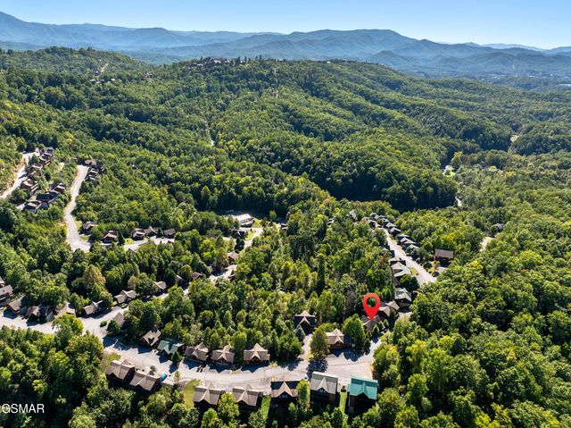 1642 Kissing Way, Sevierville, TN 37862