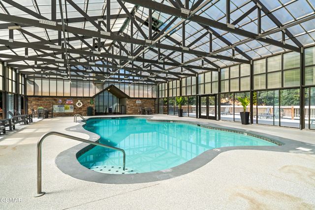 1642 Kissing Way, Sevierville, TN 37862