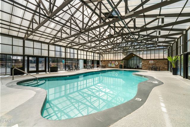 1642 Kissing Way, Sevierville, TN 37862