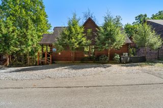 1642 Kissing Way, Sevierville, TN 37862