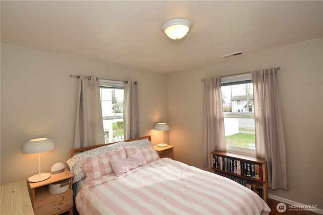 701 E Grover Street, Lynden, WA 98264