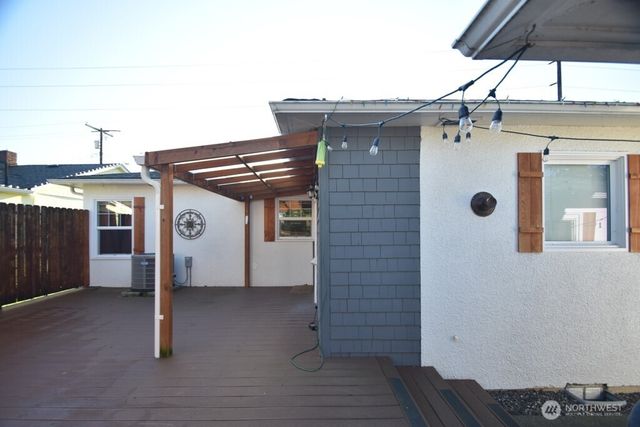 701 E Grover Street, Lynden, WA 98264