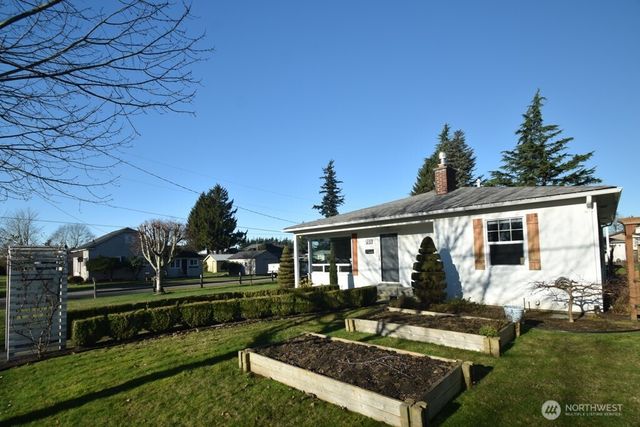 701 E Grover Street, Lynden, WA 98264