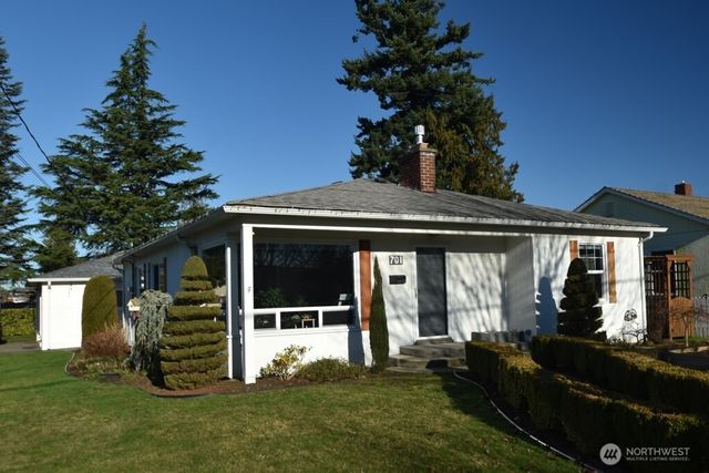 701 E Grover Street, Lynden, WA 98264