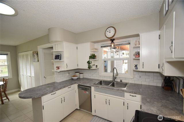 701 E Grover Street, Lynden, WA 98264