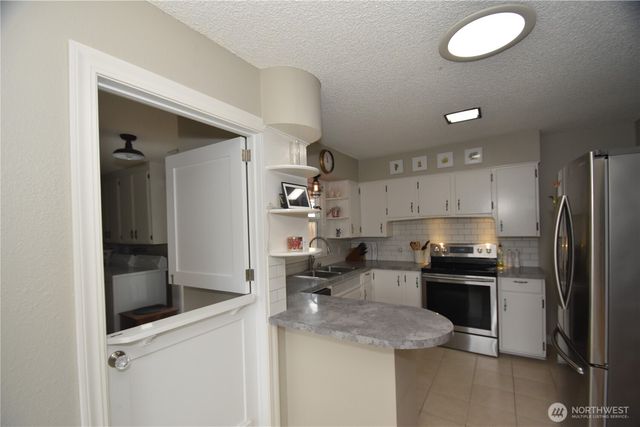 701 E Grover Street, Lynden, WA 98264