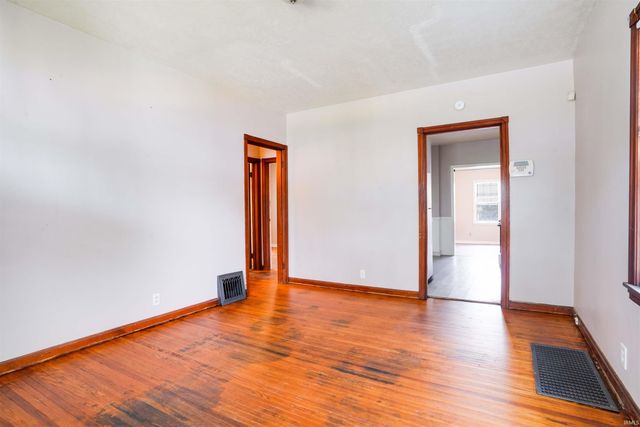 1225 S Harlan Avenue, Evansville, IN 47714