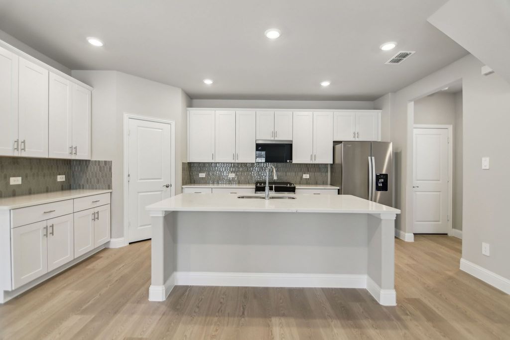 2725 Kobuk Drive, Corinth, TX 76209