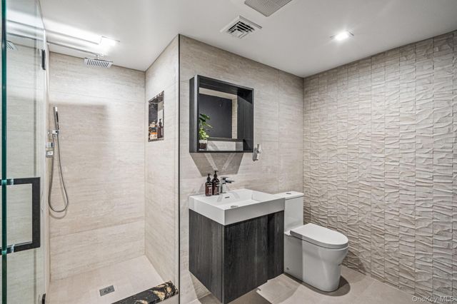 3000 Holiday Park Drive, Merrick, NY 11566