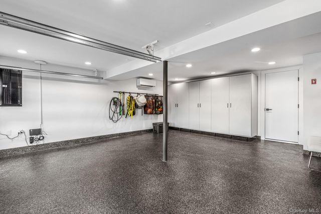 3000 Holiday Park Drive, Merrick, NY 11566