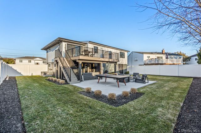 3000 Holiday Park Drive, Merrick, NY 11566